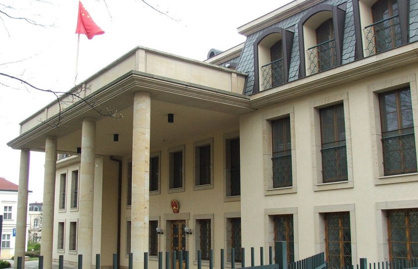 Čínské velvyslanectví v Praze.