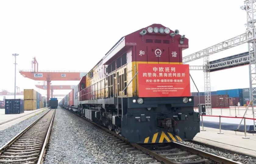 Čínsko-evropský nákladní vlak Chang'an na mezinárodním nádraží Xi'an, připravený k odjezdu do německého Mannheimu. Foto: Agentura Nová Čína