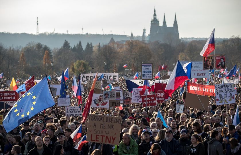 Demonstrace proti premiérovi Andreji Babišovi pořádaná Milionem chvilek pro demokracii na Pražské Letné 16. listopadu 2019. Foto: Profimedia