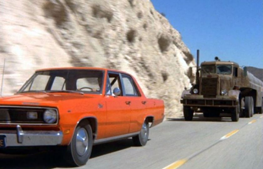 Ve filmu Duel od Stevena Spielberga chce řidič cisterny zabít hlavního hrdinu jedoucího v autě a on neví proč. Foto: Collection Christophel / Universal Television / Profimedia.