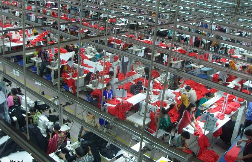 Textilní továrna v Bangladéši. Foto: Fahad Faisal, CC BY-SA 3.0