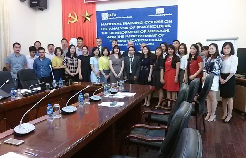 Skupina účastníků workshopu IAEA ve Vietnamu. Foto: Marie Dufková
