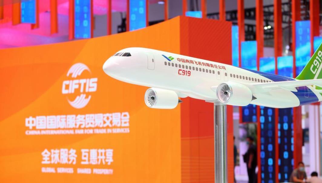 Model letadla C919 v Národním konferenčním centru. Foto: Xinhua
